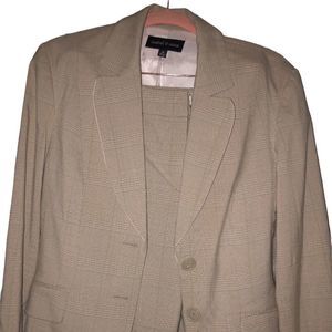 Pant Suit, Isabel and Nina, plaid with light pink trim, size 10, Flare leg